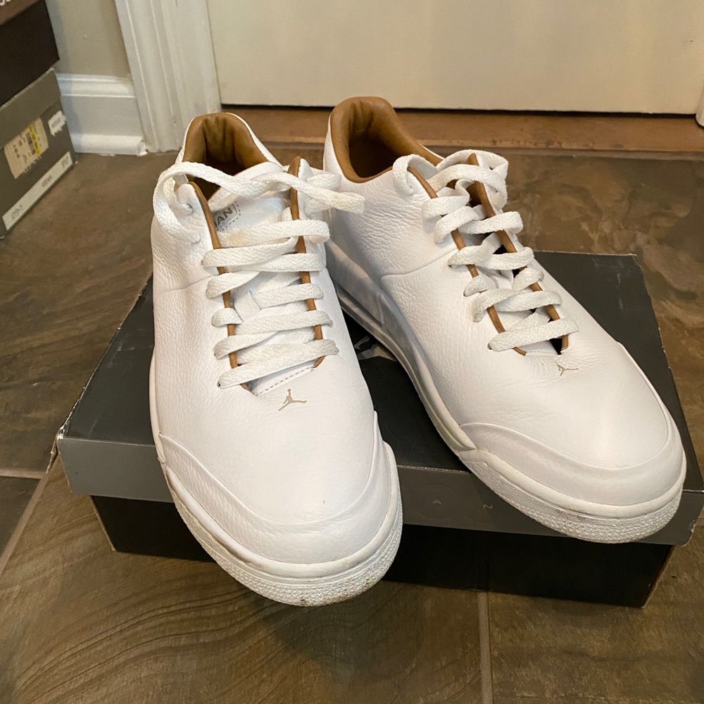 Jordan’s 23 Classic white mens size 9.5